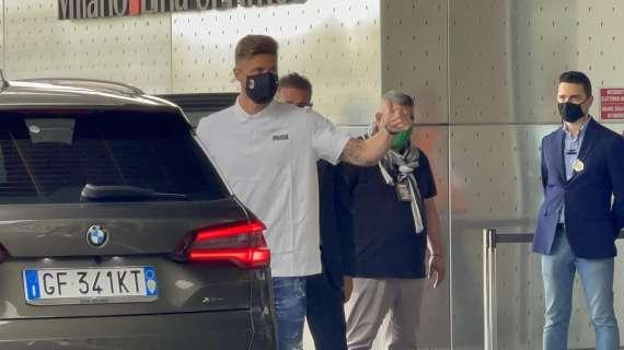 VIDEO MN - Milan, l’arrivo a Linate di Olivier Giroud