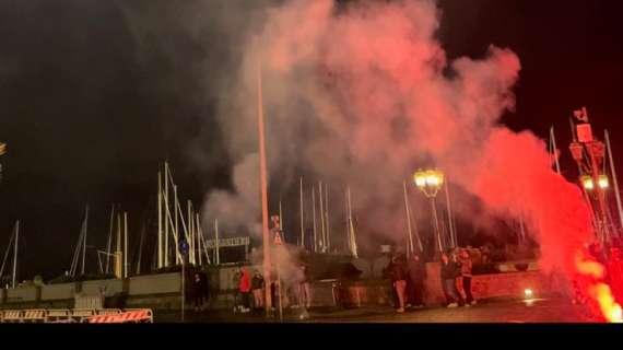 MN - Repertorio completo: fuochi d’artificio fatti esplodere davanti l’hotel