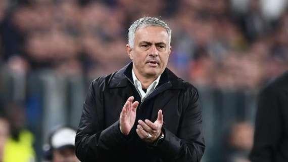 Mourinho lascia il Manchester, il club: "Grazie per il lavoro svolto"