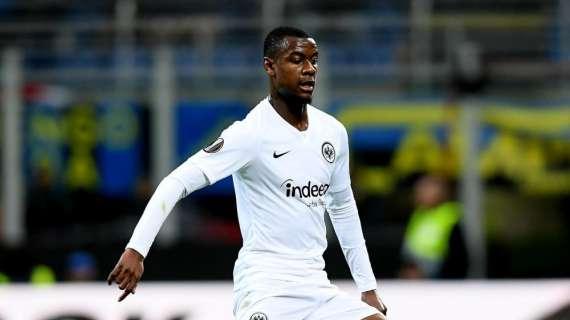 Sky Sports - N'Dicka, non solo Milan: anche il Southampton sul centrale dell'Eintracht