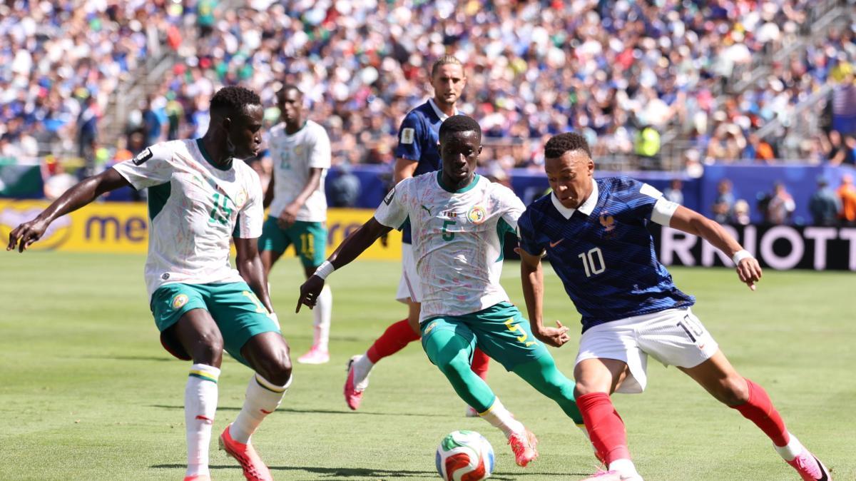 La Francia batte il Senegal 3-1 all'esordio Mondiale: Rabiot in campo per 82'