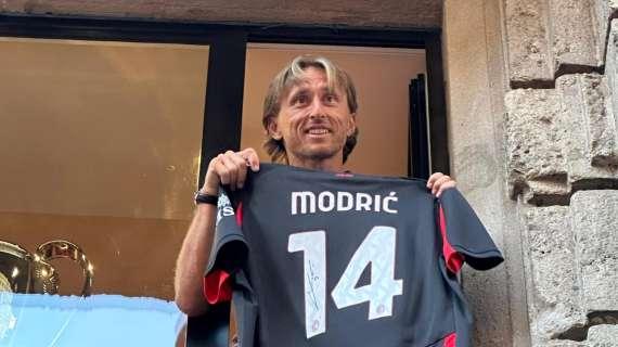 Modric a Milanello: le prime giocate da centrocampista rossonero