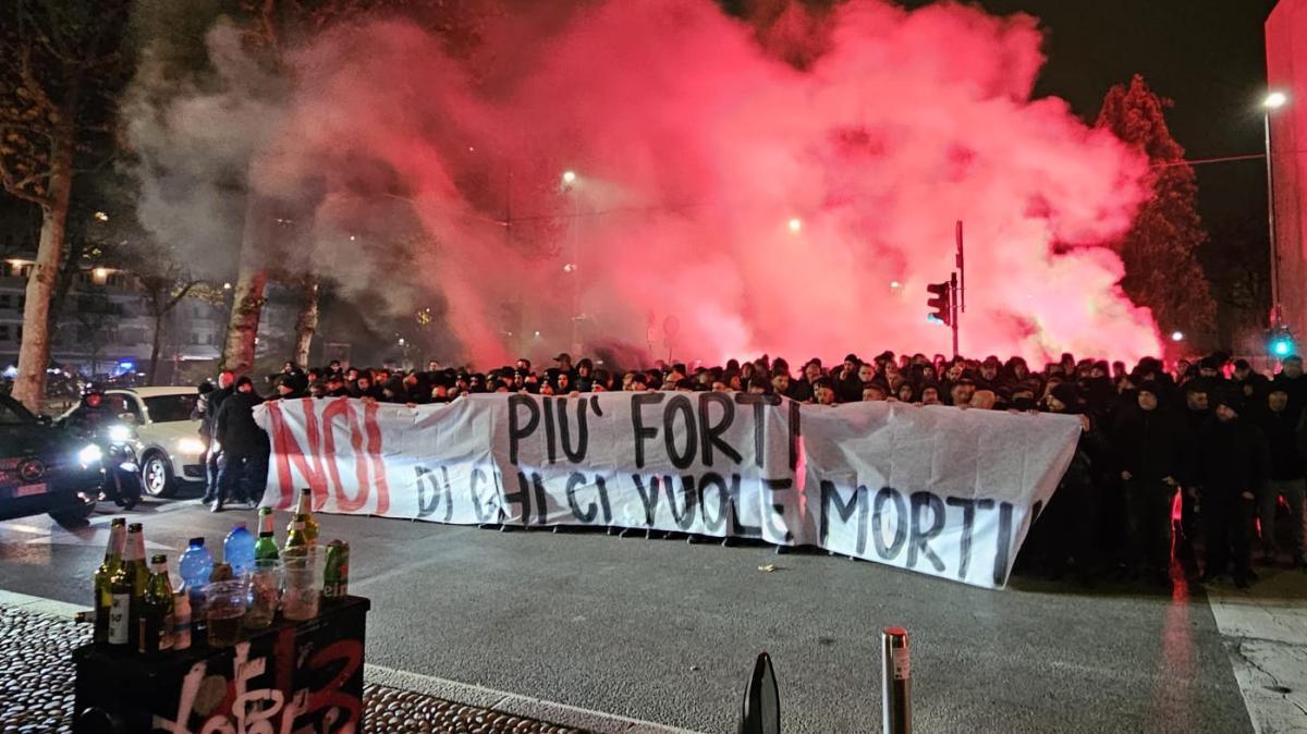 VIDEO MN - "Noi più forti di chi ci vuole morti": il corteo della Sud verso il derby