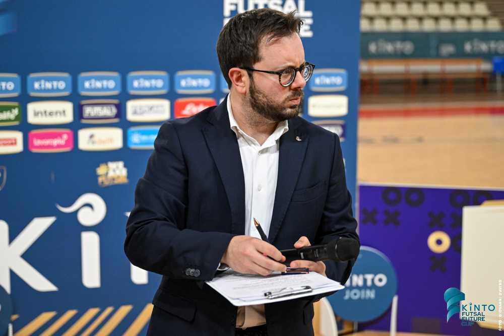 Una stagione in otto giorni. Vlahovic, Harder, una mezzala e un difensore: esigenze evidenti. Ridateci la Curva Sud