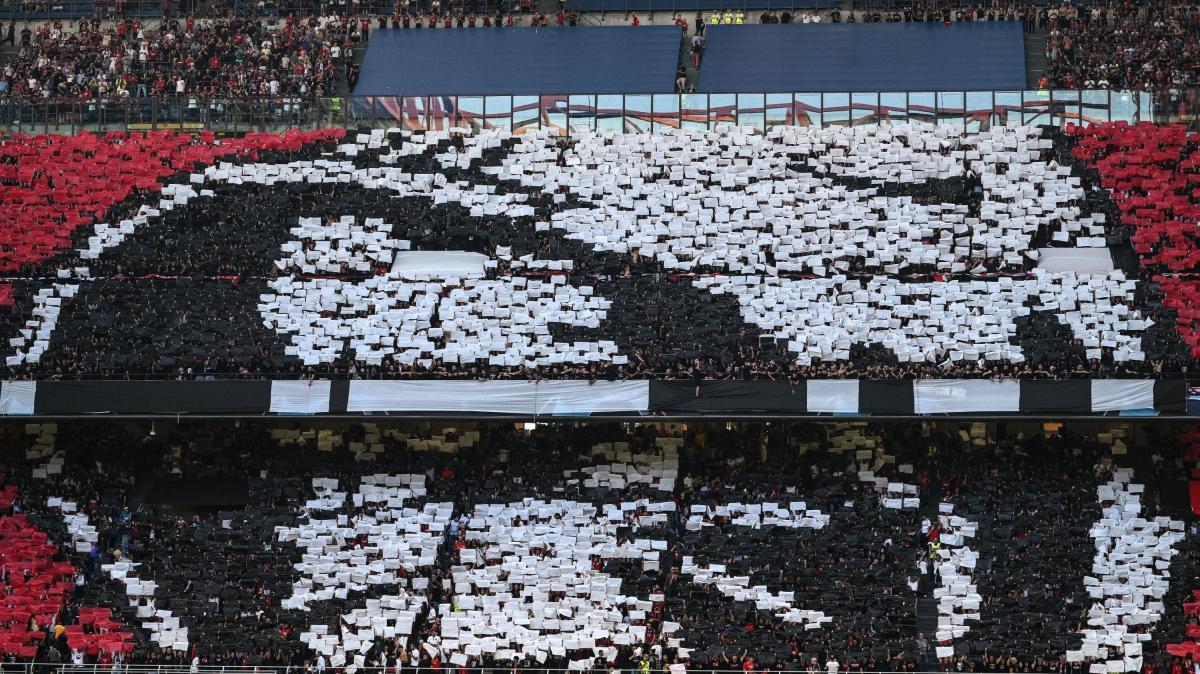 La Curva Sud a Donnarumma: "Caro mercenario, ci saremmo aspettati gratitudine e riconoscenza. Stampate un milione di banconote false"