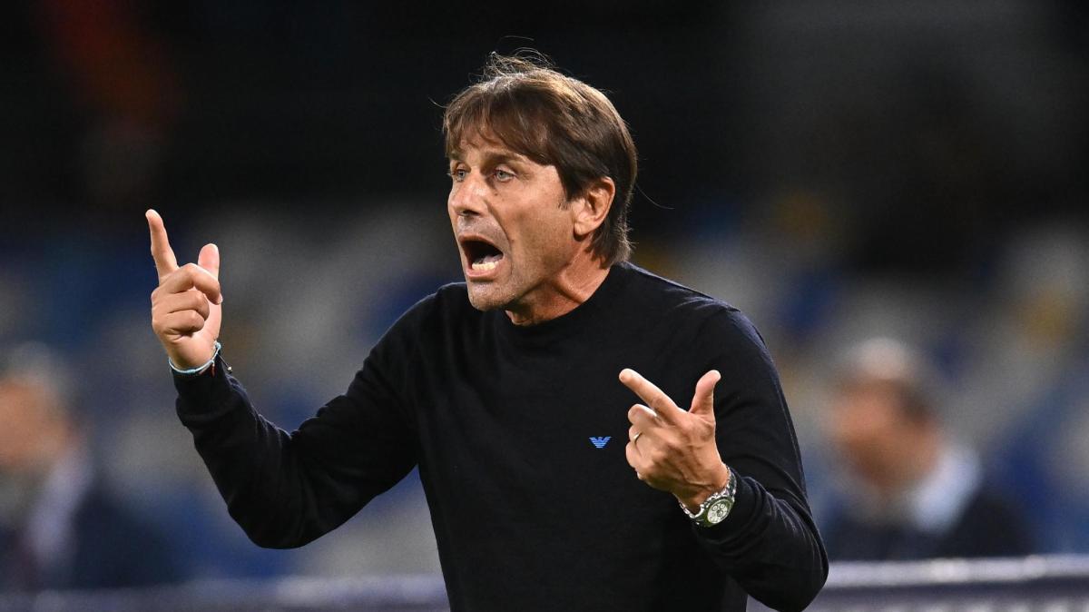 Conte: "Il Napoli nelle prime posizioni dà fastidio"