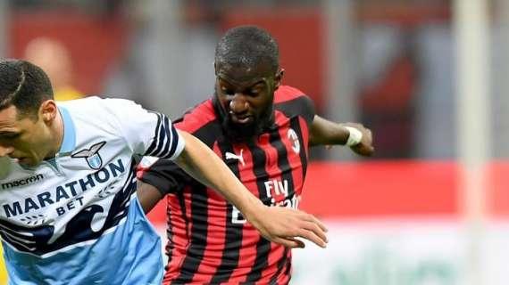 VIDEO - Vergognoso atto di razzismo degli ultrà della Lazio: "Questa banana è per Bakayoko". Pecoraro, dove sei adesso?