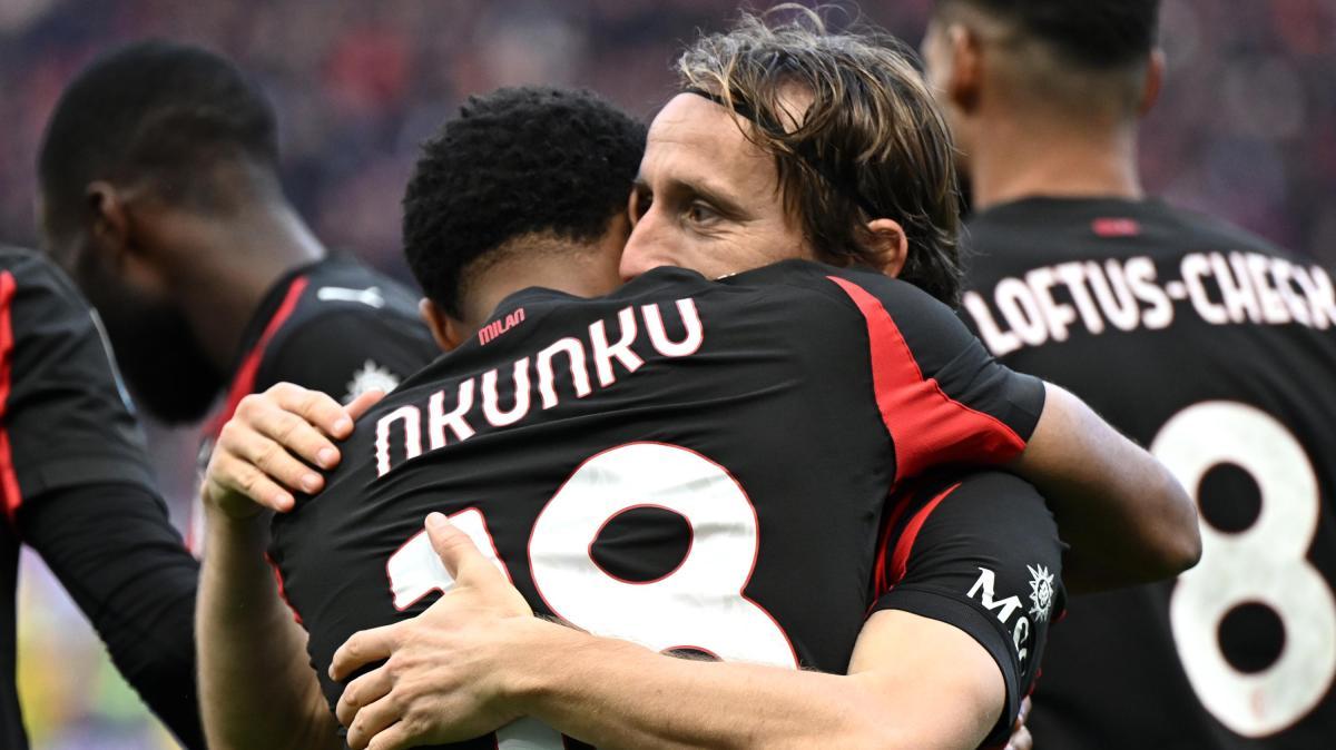 Guidi: "Modric ha firmato per un anno più opzione per il secondo. La speranza di tutto l’ambiente rossonero è di rivederlo ancora a Milanello"