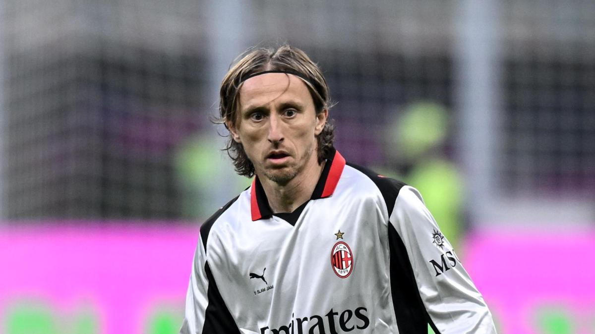 Modric verso la permanenza, Leao resta in uscita, in arrivo Gila dalla Lazio: le ultime di SportMediaset sul mercato del Milan