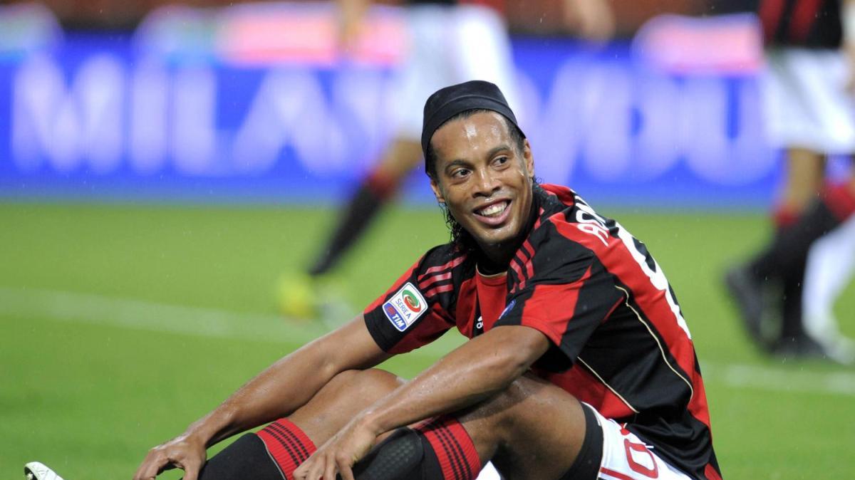 Anche Ronaldinho in attesa: "È il giorno del derby! Forza Milan!!!"