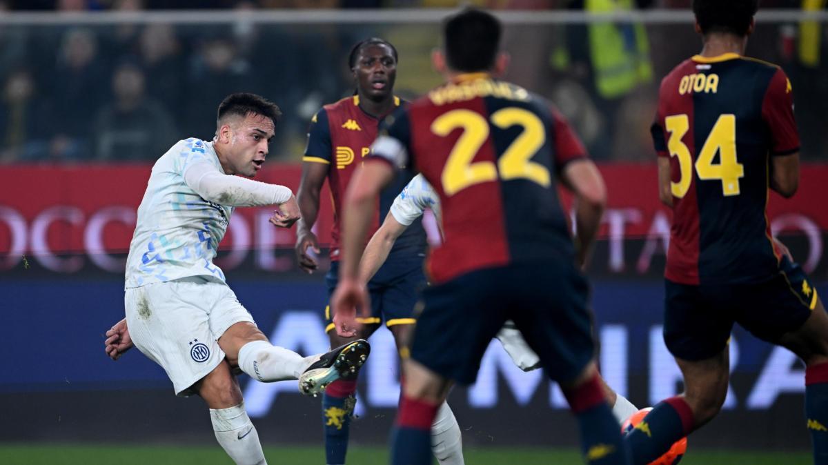Milan e Napoli sbagliano, l'Inter no. 1-2 a Genova con sofferenza finale, ma Chivu esulta