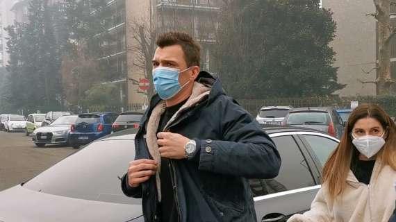 MN - La giornata di Mandzukic: prima la firma, poi a Milanello per l’allenamento