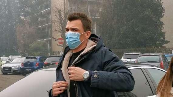 VIDEO MN - Mandzukic ha firmato, via dalla sede verso Milanello 