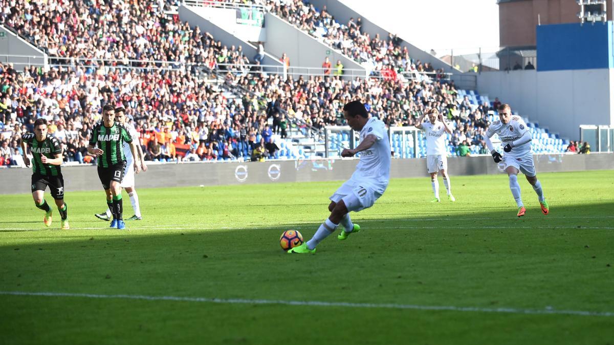Calvarese torna sul rigore di Bacca in Sassuolo-Milan: "Sbagliai io, vi racconto tutto.."
