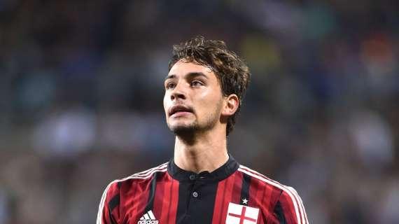 Milanello, esercizi sugli ostacoli bassi per De Sciglio