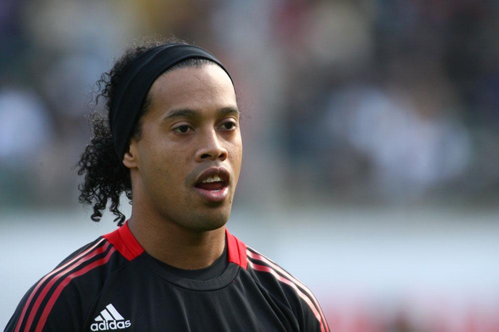 28 settembre 2008: il primo gol rossonero di Ronaldinho nel derby