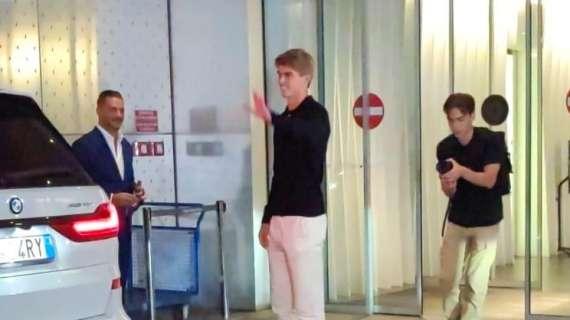 De Ketelaere al Milan, oggi visite e firma: il programma. Poi sarà subito a disposizione di Pioli