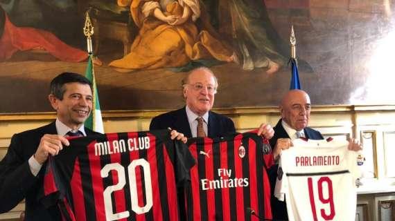 Il Milan unisce anche la politica