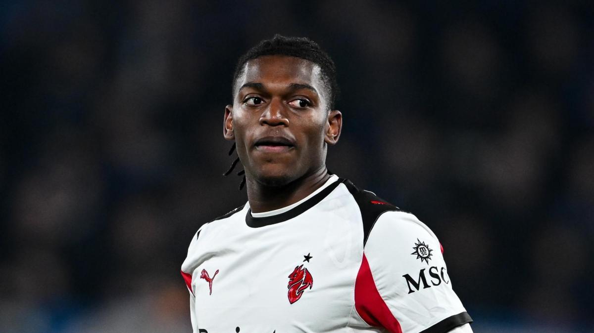 Ululati razzisti dai tifosi ospiti nei confronti di Leao al decimo minuto di Milan-Roma