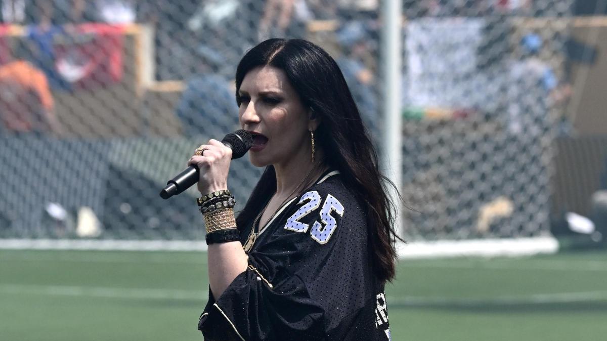 C'è un po' di Milan anche nella finale Mondiale: la rossonera Laura Pausini si è esibita nel preshow