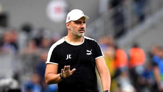 Allenatore Slavia: "Al Milan non toglierei nessuno. Anzi: sono contento che i miei giocatori affronteranno i campioni del Milan"