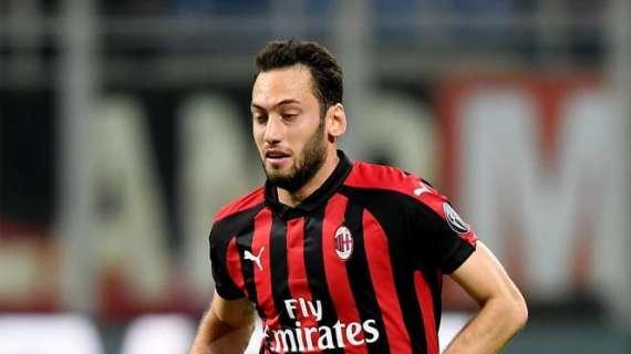 Leicester e West Ham su Calhanoglu: Milan chiede 30 milioni di euro