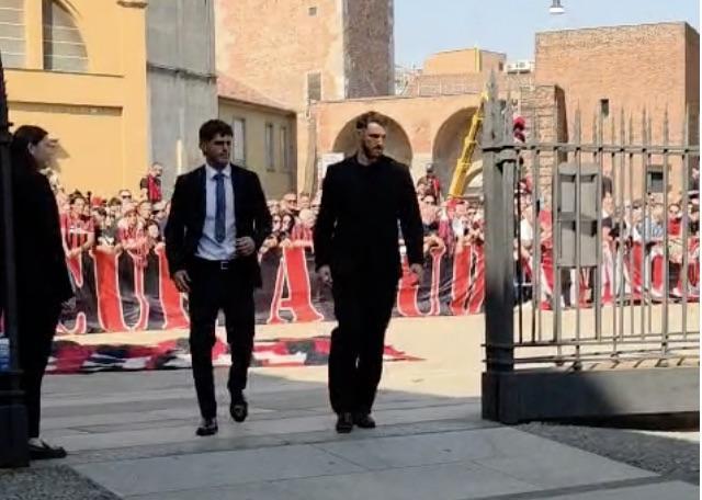 VIDEO MN - L'arrivo di Pulisic e Gimenez al funerale del Capitano Franco Baresi