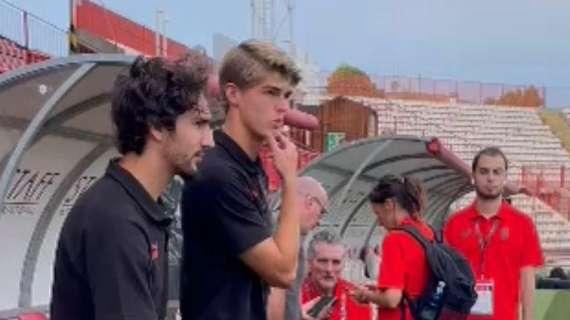 VIDEO MN - Il riscaldamento nell'intervallo di Vicenza-Milan di De Ketelaere