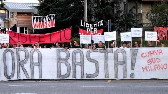 Gazzetta - Milan, gli ultrà da Berlusconi per chiedere chiarezza: il presidente rossonero ammette l’incertezza sulla cessione della società