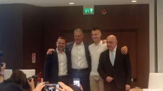 MN - Furlani: "La prima maglia del Milan che ho comprato era di van Basten, c'era ancora solo il numero senza nome"