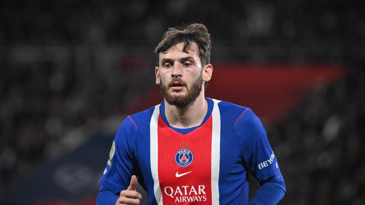Kvaratskhelia choc: si rompe il crociato. Infortunato nella sfida contro il Barça