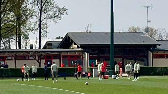 MN - Milanello, al via la rifinitura prima del Napoli: Kalulu inizia la seduta in gruppo