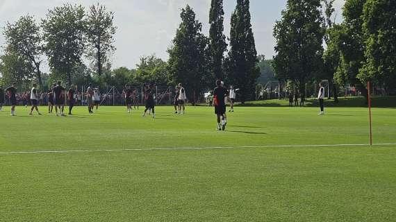 MN - Iniziata la partitella a Milanello: i due schieramenti