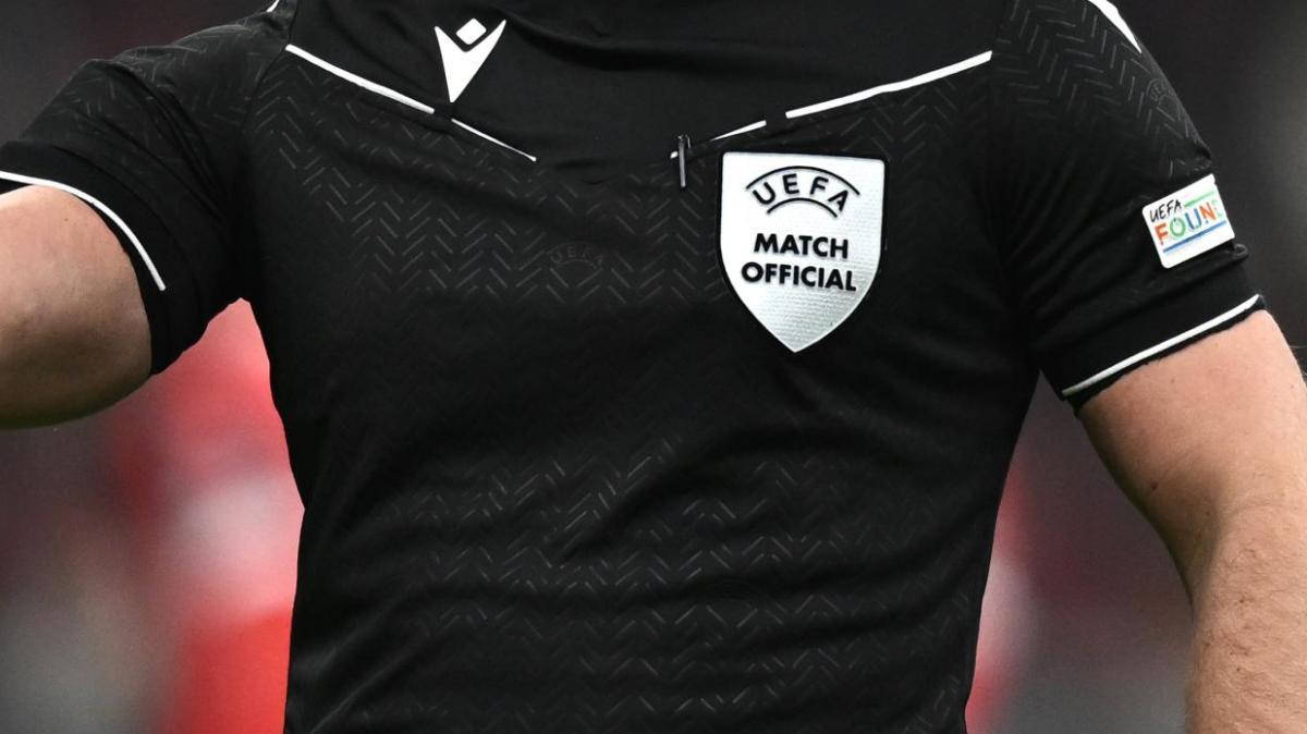 Milan-Benfica, arbitra un australiano all'esordio in una fase finale di un torneo europeo per club