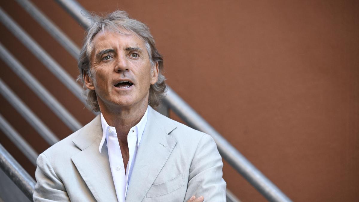 Mancini: "Farò giocare bene l'Italia e i tifosi mi perdoneranno"