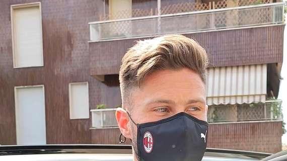 VIDEO MN - Milan, l'arrivo di Giroud al Centro Ambrosiano per l'idoneità sportiva