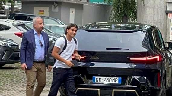 VIDEO MN - Luka Romero inizia il suo viaggio in rossonero: l'arrivo a La Madonnina