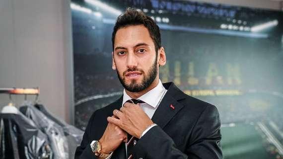 Il rinnovo spinoso di Calhanoglu. Il Milan spera in un passo indietro del giocatore