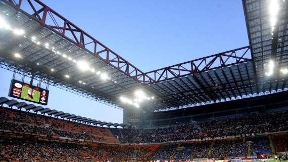 Milan-Torino, maglia "Bryant 24" a bordo campo
