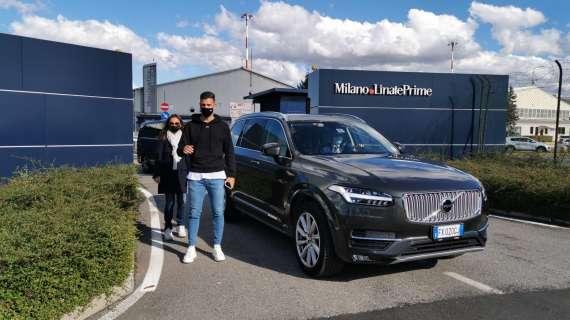 VIDEO MN - L'arrivo di Diogo Dalot a Milano: il portoghese pronto per diventare un nuovo rossonero