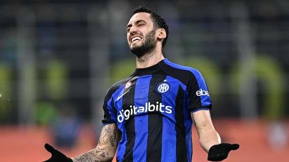 Marcia indietro dell'Inter: cancellato il tweet su Calhanoglu