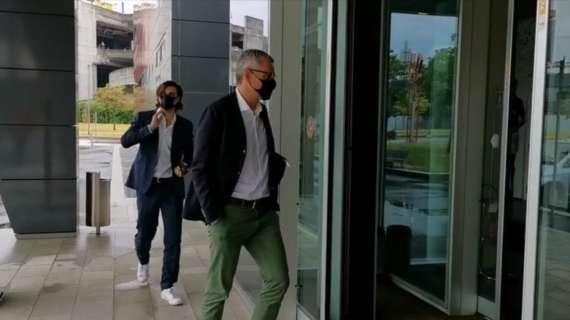 MN - Milan, incontro con gli agenti di Emerson Royal e Marc Roca