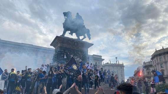 Migliaia in piazza, scoppia la polemica. CorSera: "E le norme anti-Covid?"