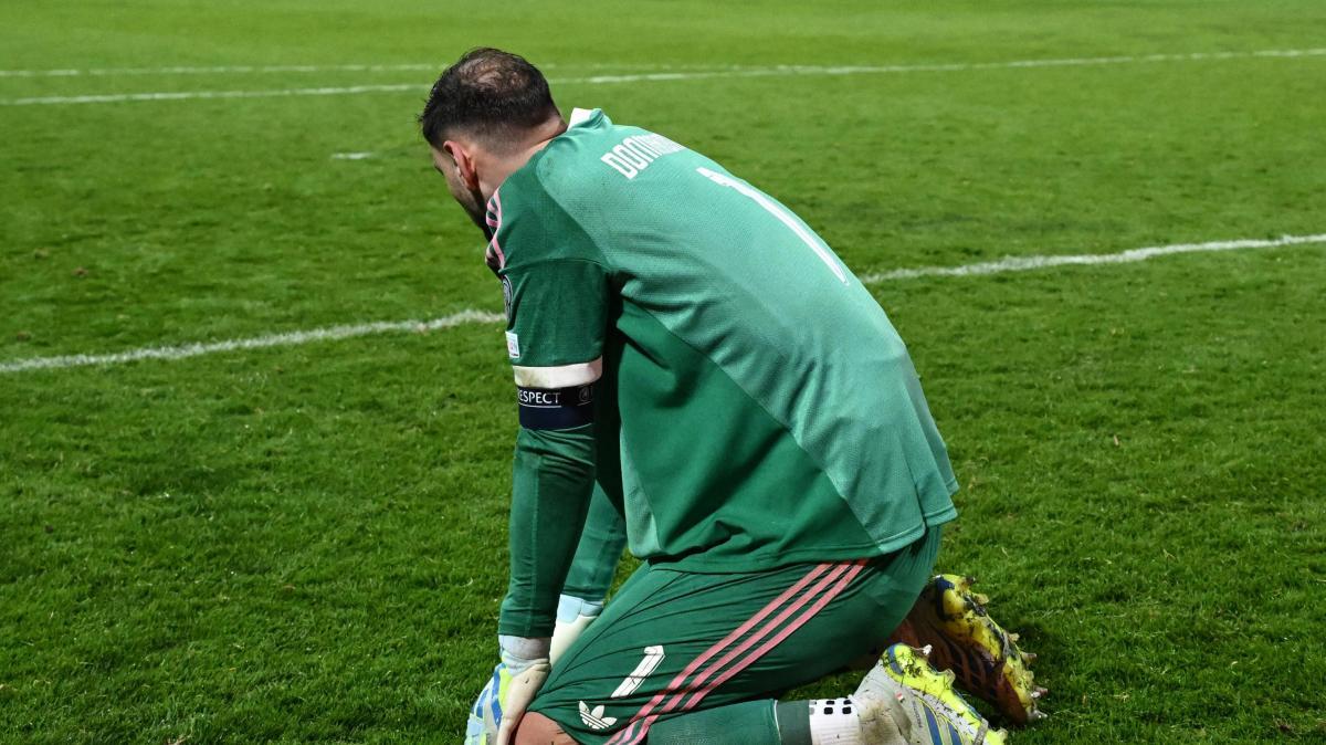 Papera di Donnarumma, poi magia di Doku: 3-3 all'ultimo del City. E l'Arsenal scappa