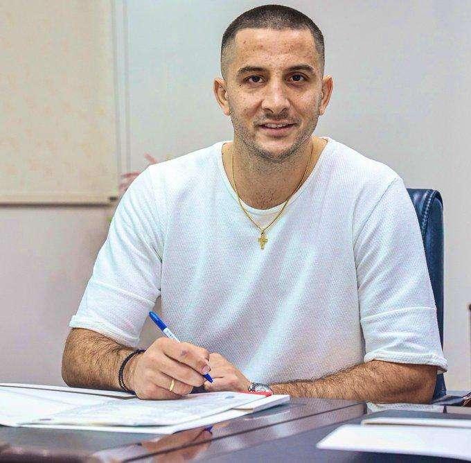 Manolas allo Sharjah, la foto della firma 