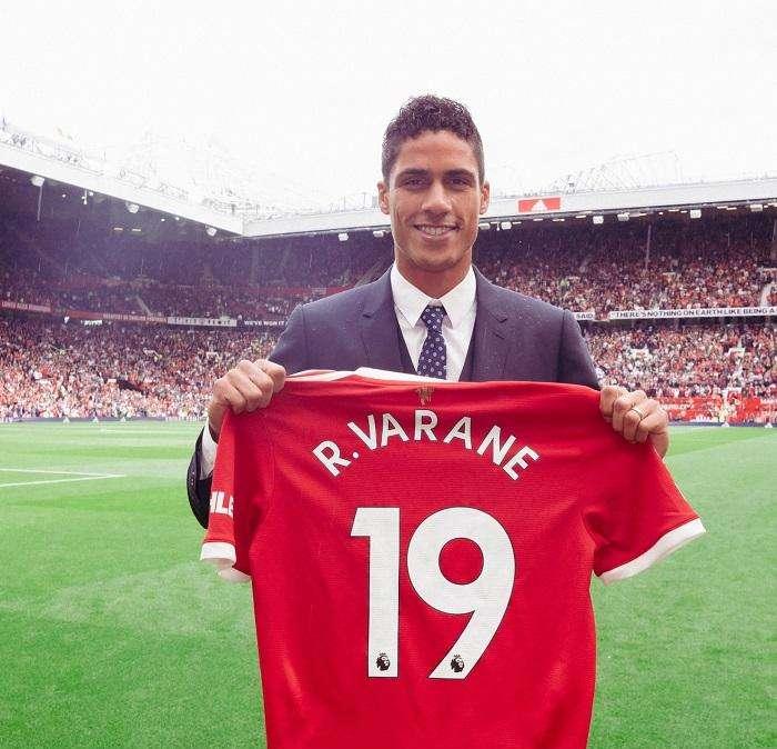 Manchester United, aria d'addio per Varane