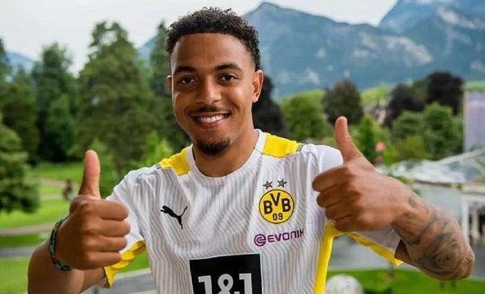 Borussia Dortmund, Malen può partire: c'è una pretendente