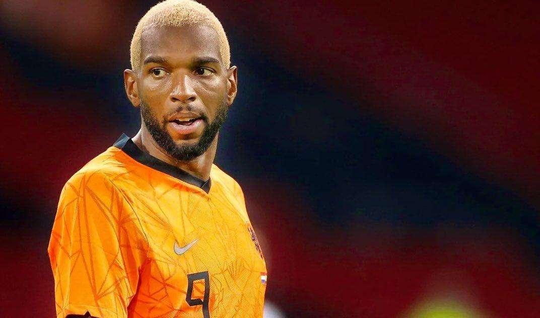 Babel appende gli scarpini al chiodo: ritiro per l'ex Ajax