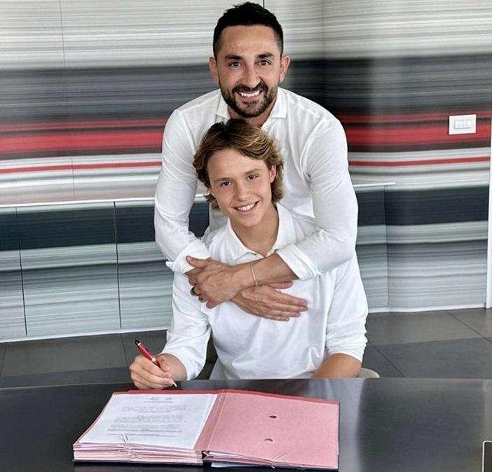 UFFICIALE: Milan, rinnovo triennale per il giovane Comotto