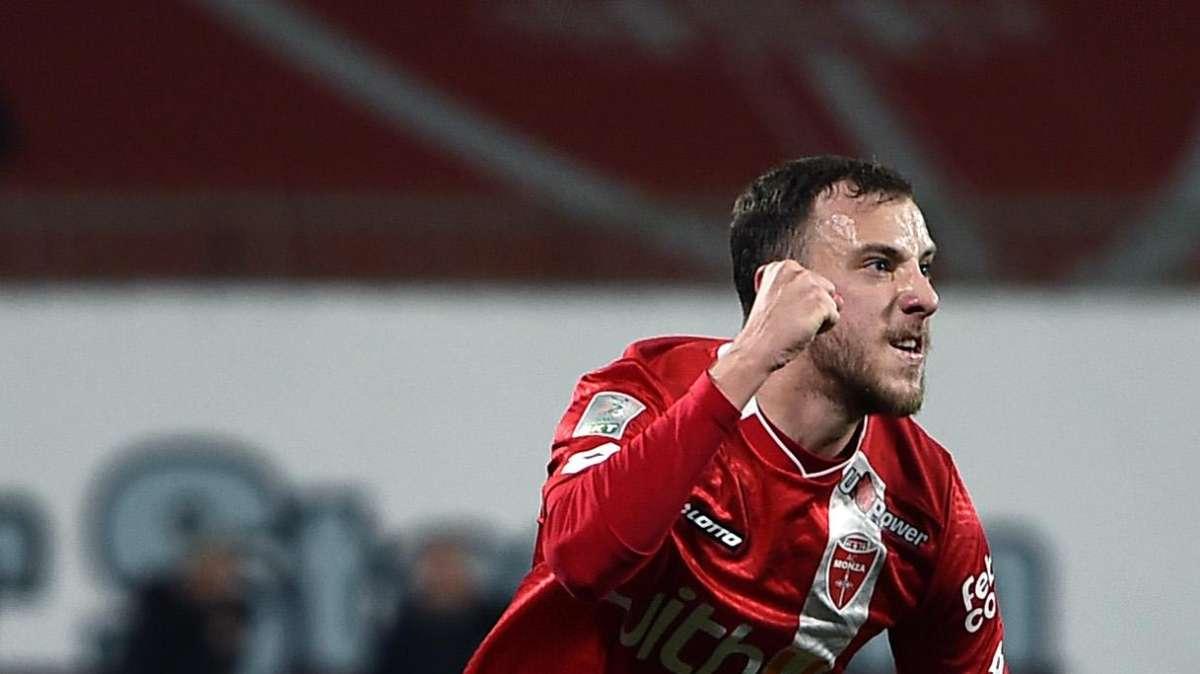 Monza, due club di A seguono Carlos Augusto 